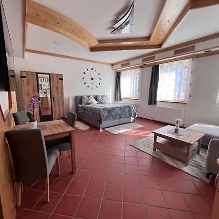 Fleischerei&jausenstation Palucaj *