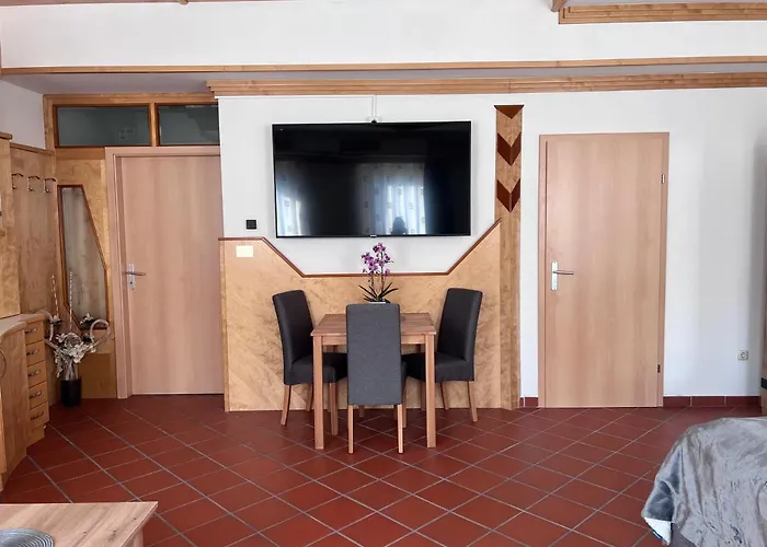 Fleischerei&jausenstation Palucaj منزل للإقامة *